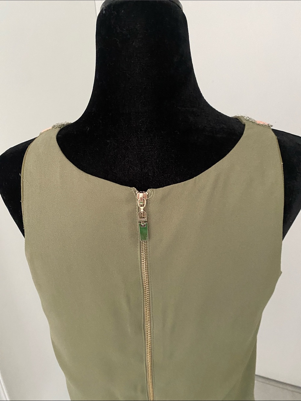 English Rose Mini Sheath Dress w breaded Geo-Pattern in Coral & Green Sze Medium - Picture 5 of 15